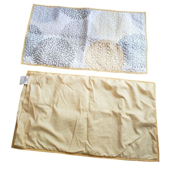 🛍️SET OF TWO LARGE SPRING COLORED PILLOW CASES - Picture 1 of 2